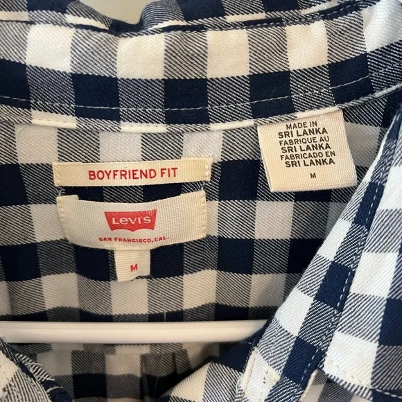 NWT Levi’s Boyfriend Fit Plaid Button Down Top Size M - Picture 4 of 6